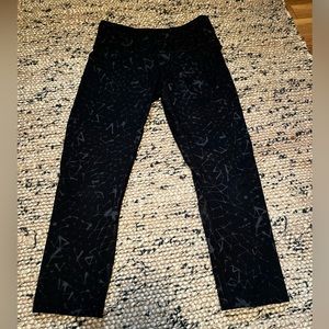 Lululemon crop legging size 4